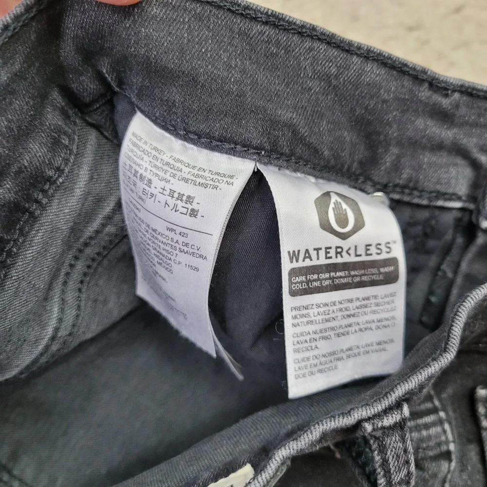 Levis levi 724
